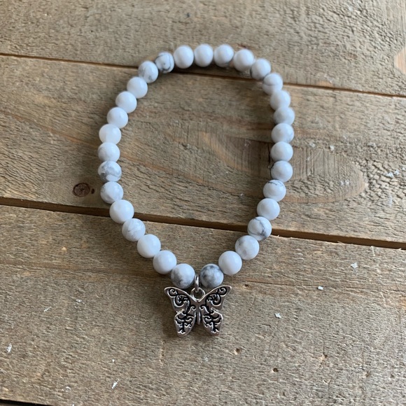 Handmade Jewelry - Handmade Natural White Howlite Butterfly Bracelet